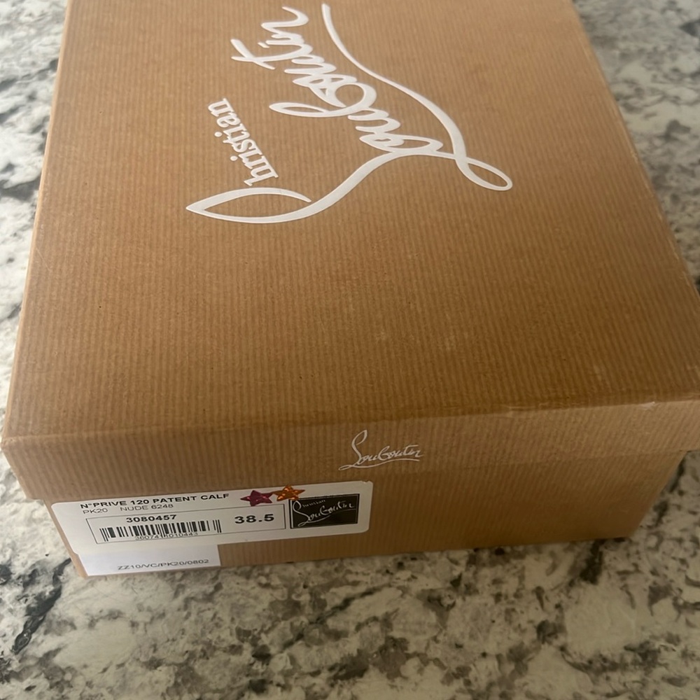 Authentic Christian louboutin 38.5